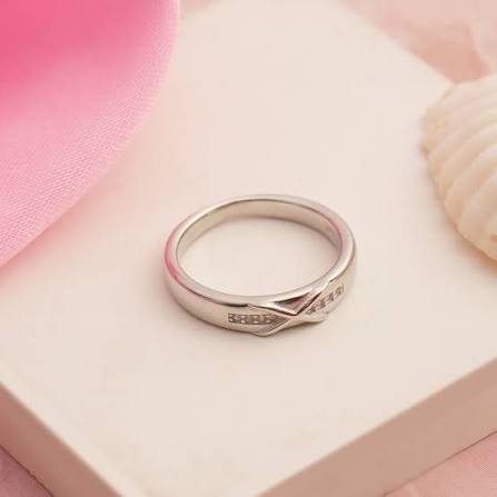 Crossover Band Ring